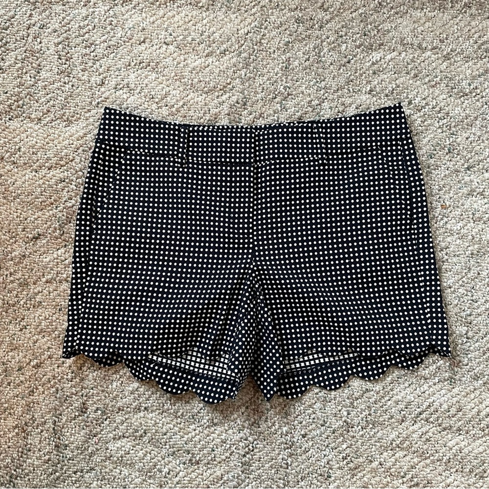 [Ann Taylor] Polkadot Scalloped Shorts